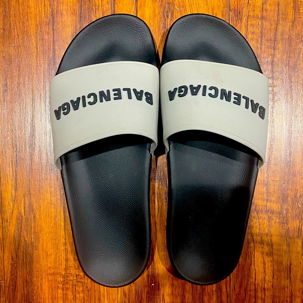 Women’s balenciaga pool slides
